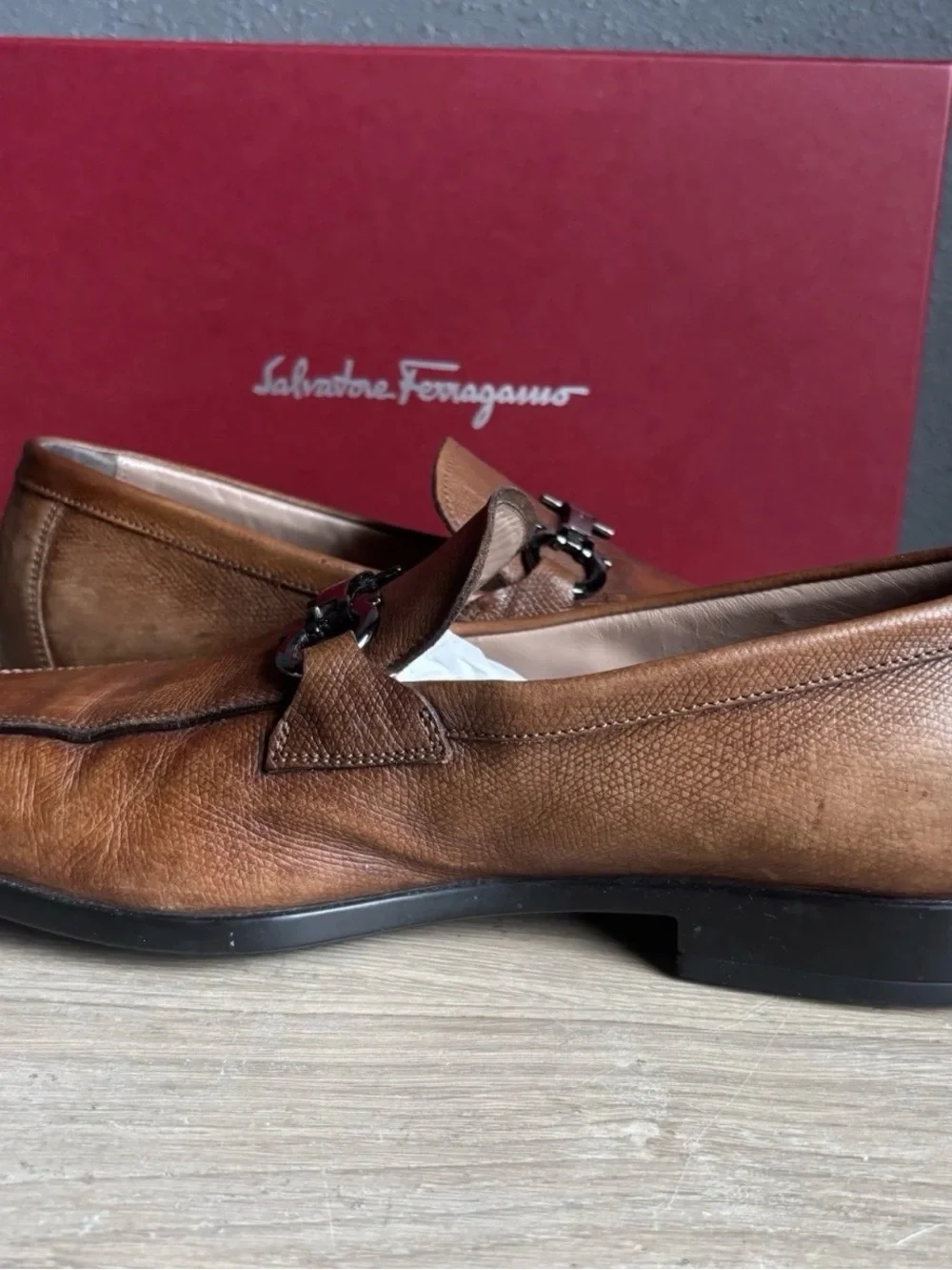 Salvatore Ferragamo REE 8 Brown Pebbled Calf Leather Dress Gancini Loafers Men'